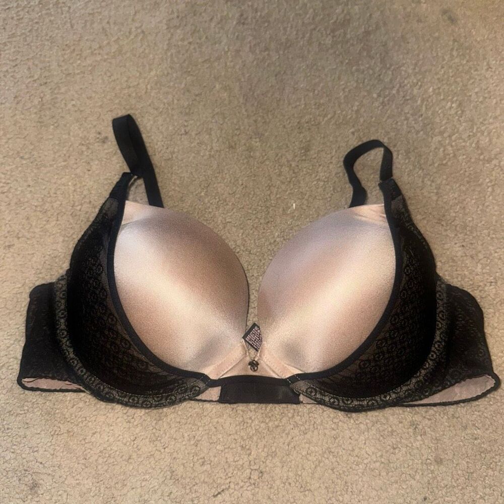Victoria’s Secret 38C plunge black lace satiny sexy bra